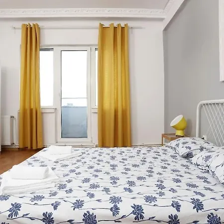 3 Bdrm In Center *