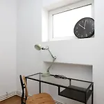 3 Bdrm In Center Apartmán