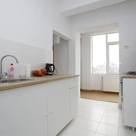 3 Bdrm In Center * Бухарест
