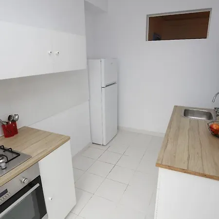 3 Bdrm In Center * Boekarest