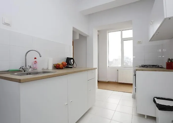 3 Bdrm In Center * 布加勒斯特