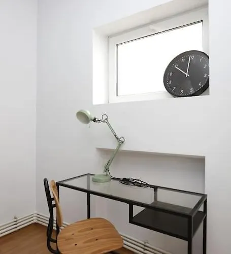 3 Bdrm In Center 公寓
