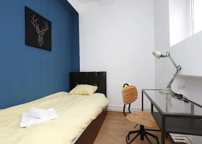 3 Bdrm In Center Apartament