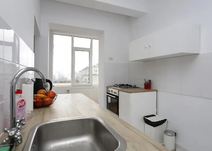 Apartament 3 Bdrm In Center *