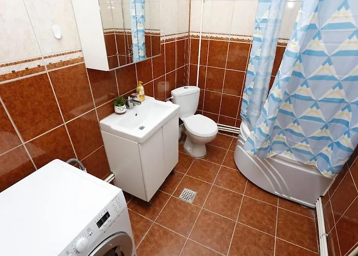 Lejlighed 3 Bdrm In Center *