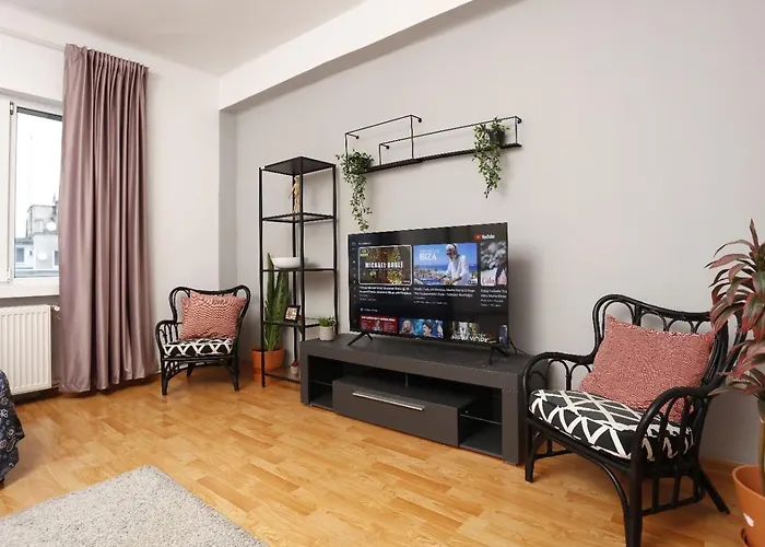 3 Bdrm In Center 公寓 *